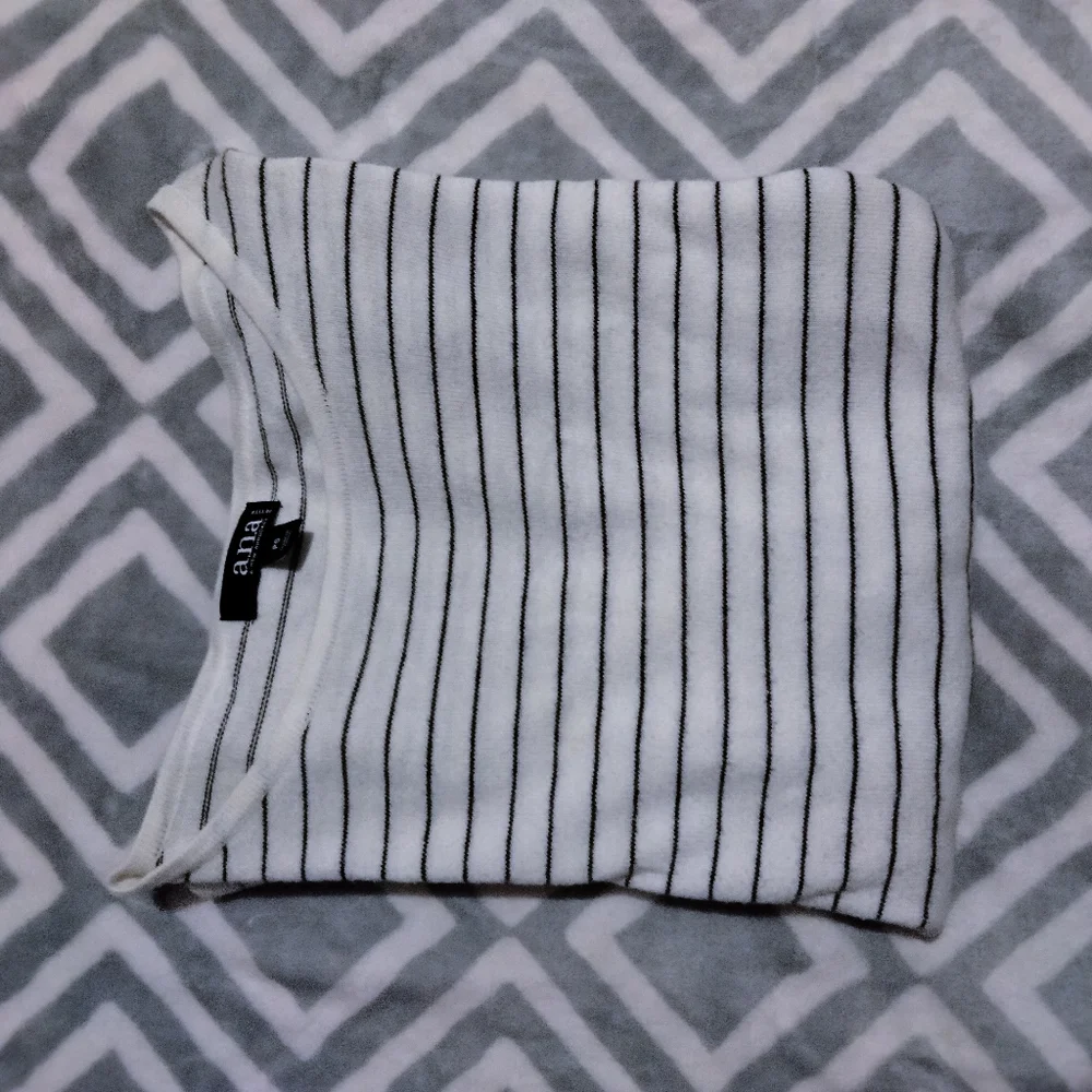 A.n.a Ruffle Shoulder Sweater PS - Picture 3 of 4